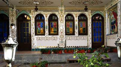 حیاط هتل سنتی طلوع خورشید اصفهان حیاط هتل سنتی طلوع خورشید اصفهان